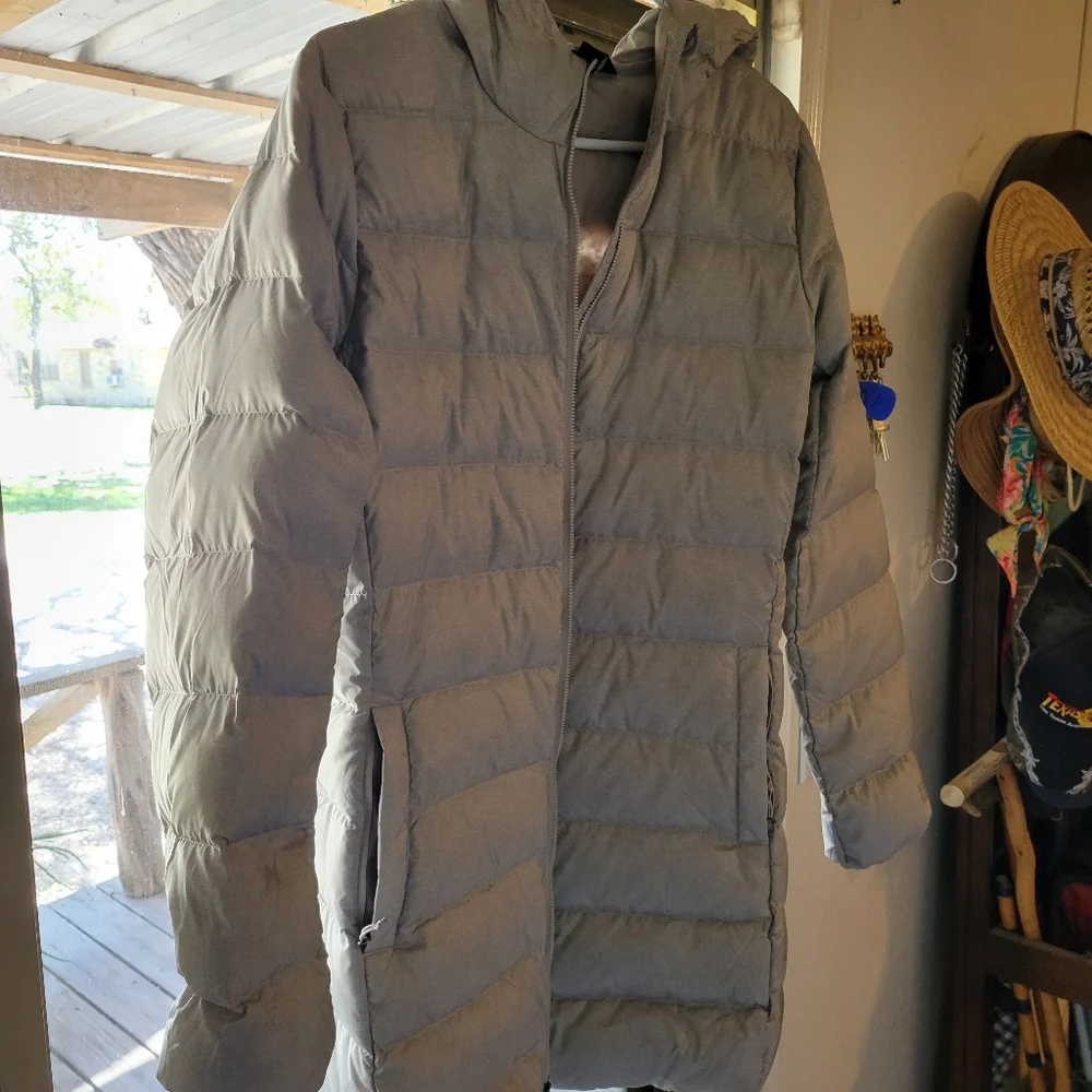 Women's Eddie Bauer Silver Quilted Down Jacket NWOT - Picture 2 of 4
